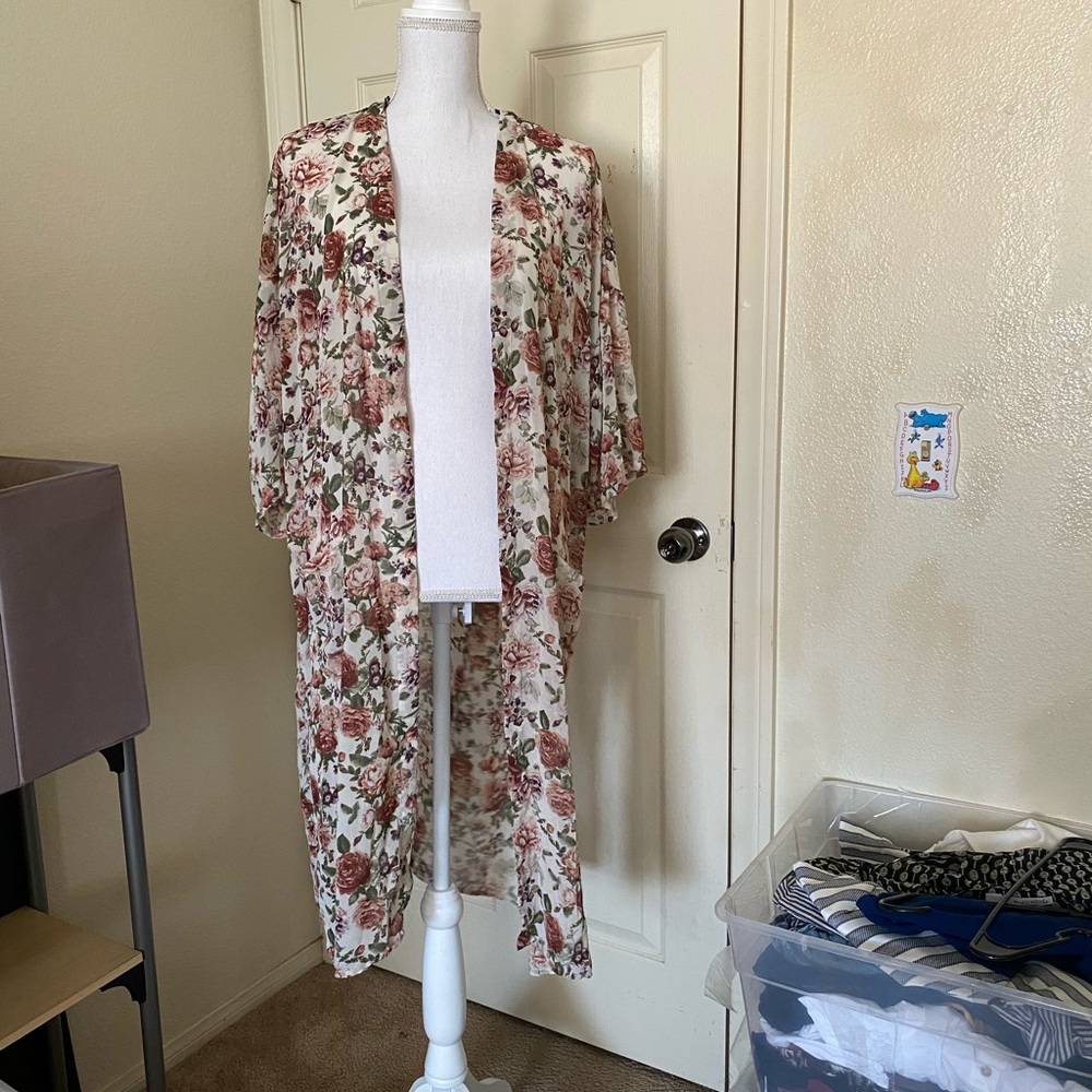 ❌SOLD❌Floral kimono